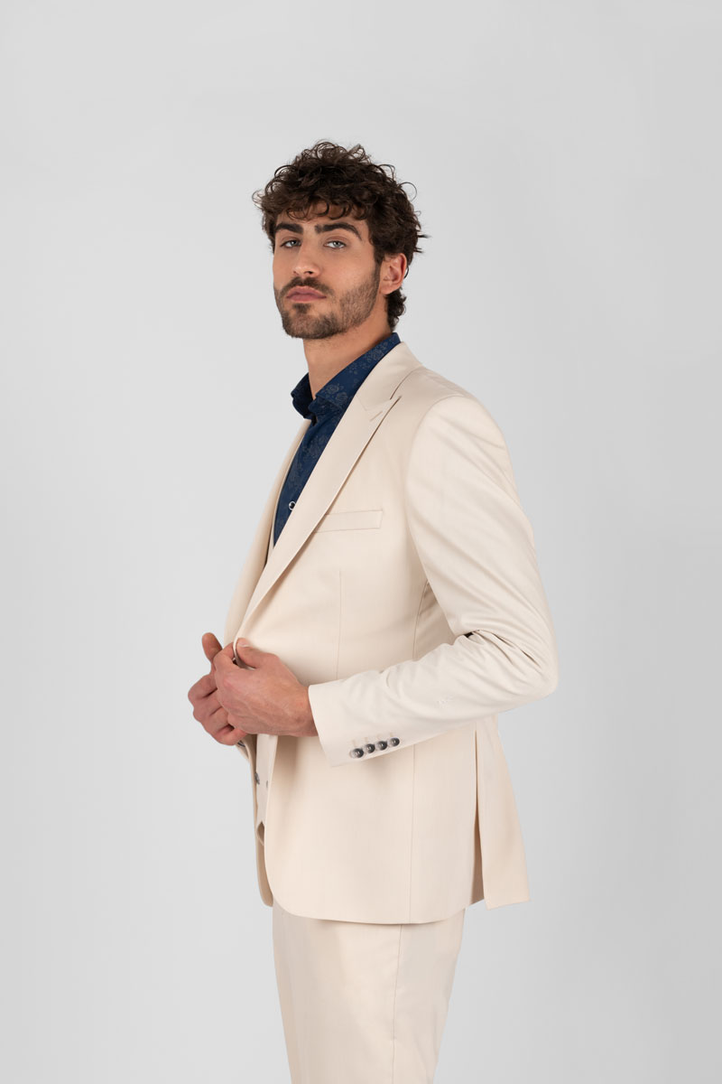  Produto: 229-20 BEIGE, Categoria: Fatos de noivo, Ano: 2023, Marca Arax Gazzo