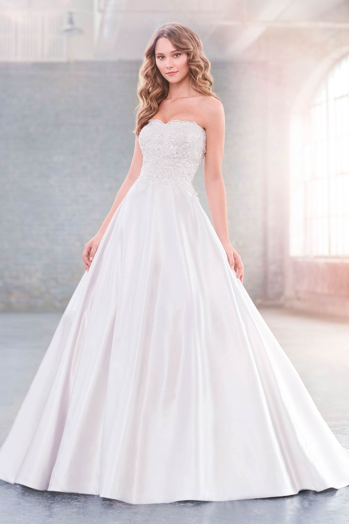  Produto: 219217, Categoria: Vestidos de Noiva, Ano: 2019, Marca Martin Thornburg