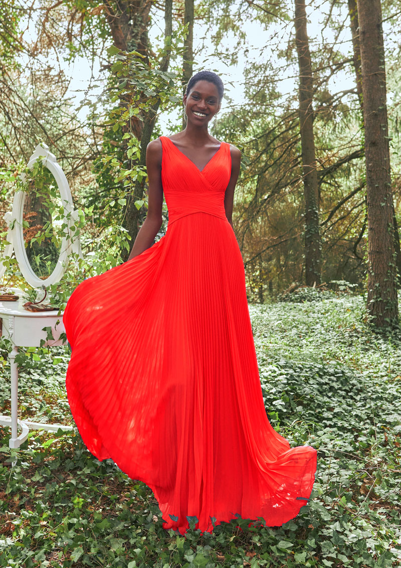  Produto: TD 09 RED, Categoria: Vestidos de Cerimónia, Ano: 2021, Marca Pronovias