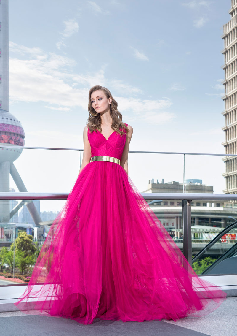  Produto: TD 194, Categoria: Vestidos de Cerimónia, Ano: 2021, Marca Pronovias