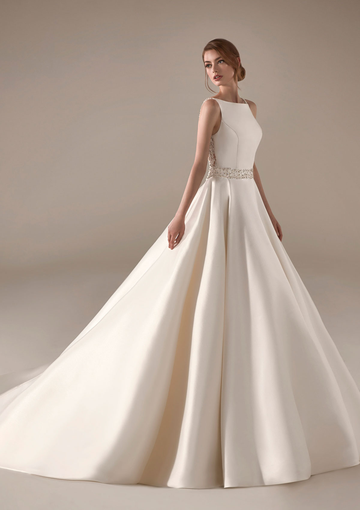  Produto: Irlena, Categoria: Vestidos de Noiva, Ano: 2020, Marca Pronovias