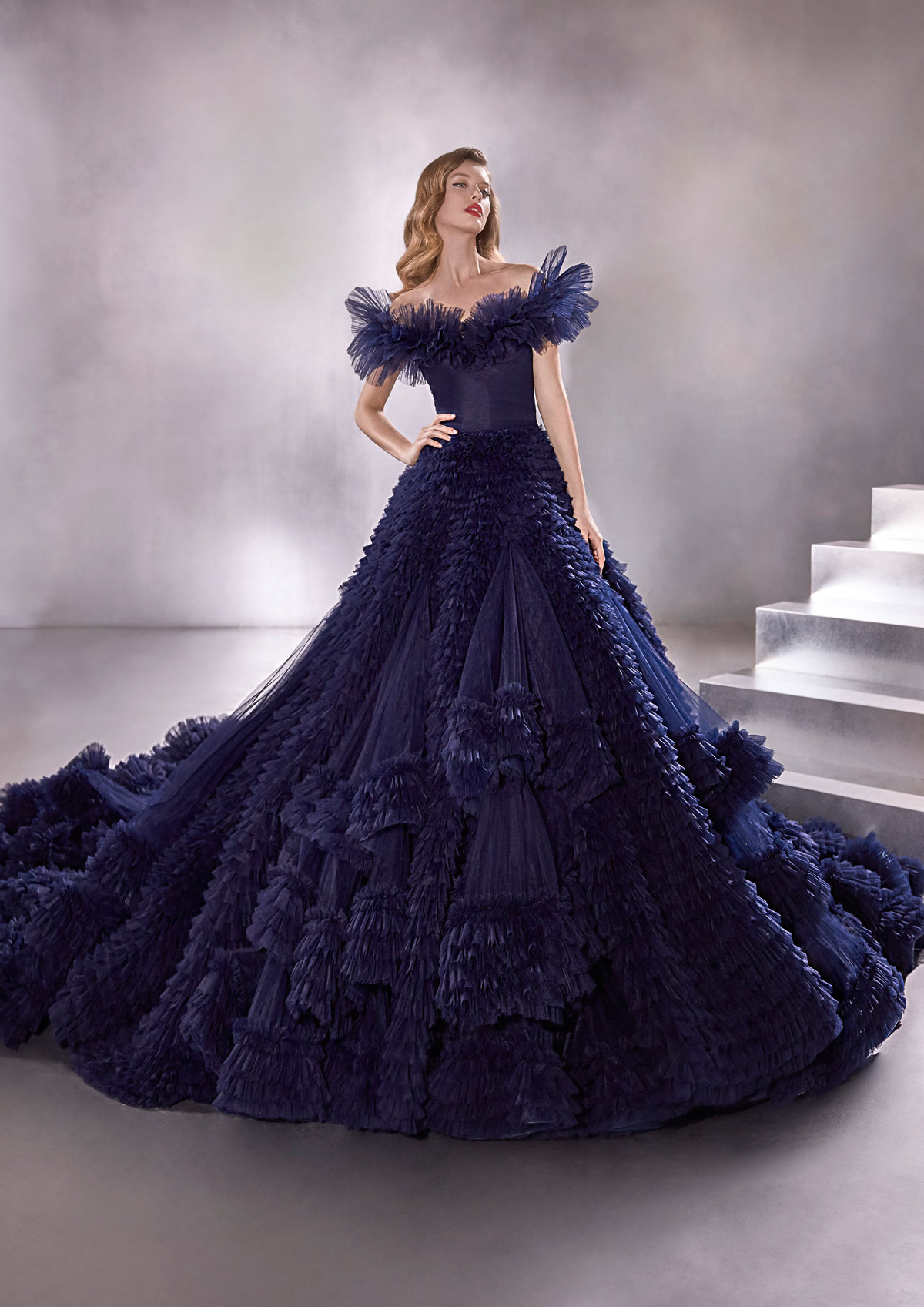  Produto: Voyager Navy, Categoria: Vestidos de Noiva, Ano: 2020, Marca Pronovias