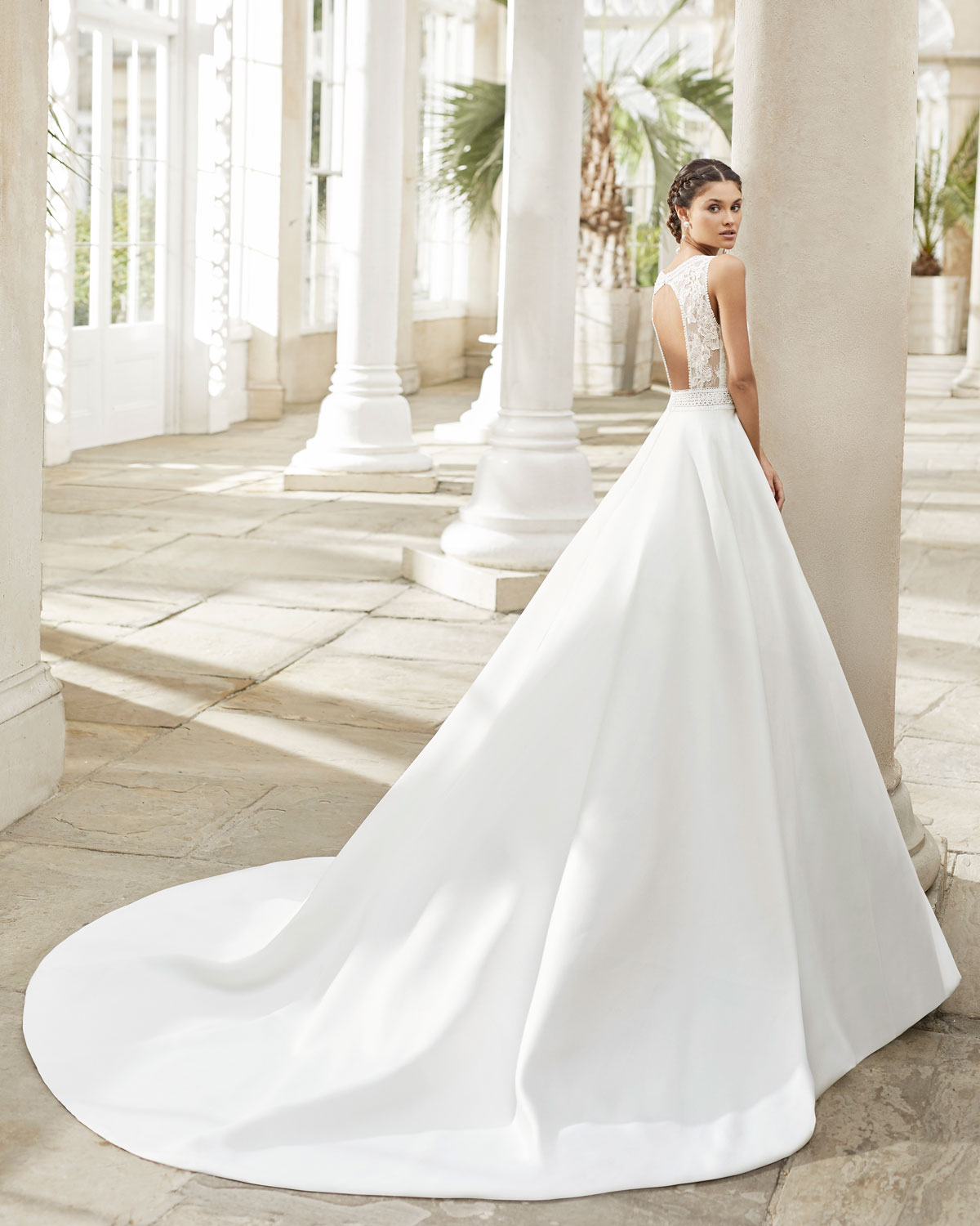  Produto: Tiara, Categoria: Vestidos de Noiva, Ano: 2021, Marca Rosa Clará