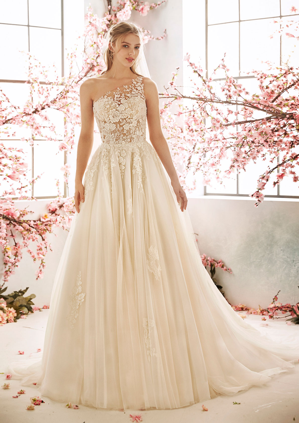  Produto: Aster, Categoria: Vestidos de Noiva, Ano: 2020, Marca San Patrick